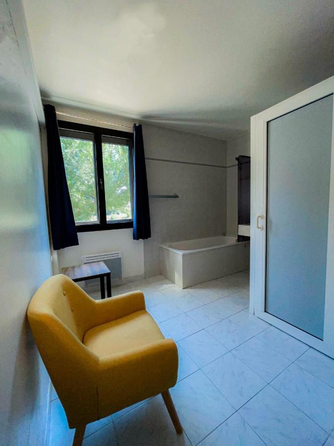 L'etape- Bouc Bel Air - Gardanne- plan de campagne Hotel Buitenkant foto