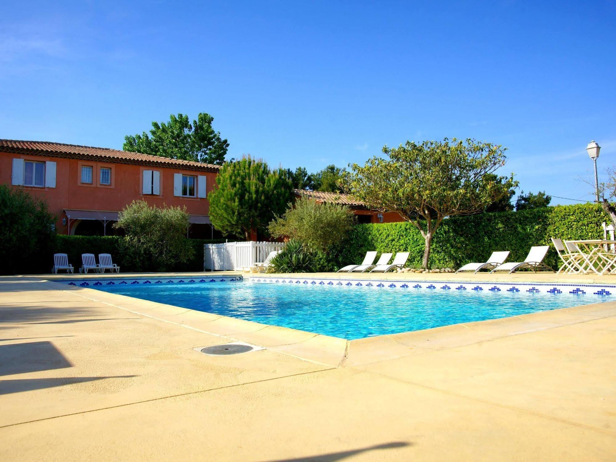 L'etape- Bouc Bel Air - Gardanne- plan de campagne Hotel Buitenkant foto